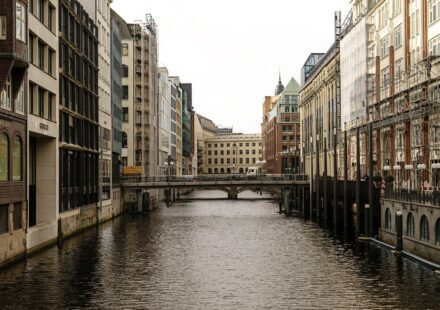 solo traveler european city