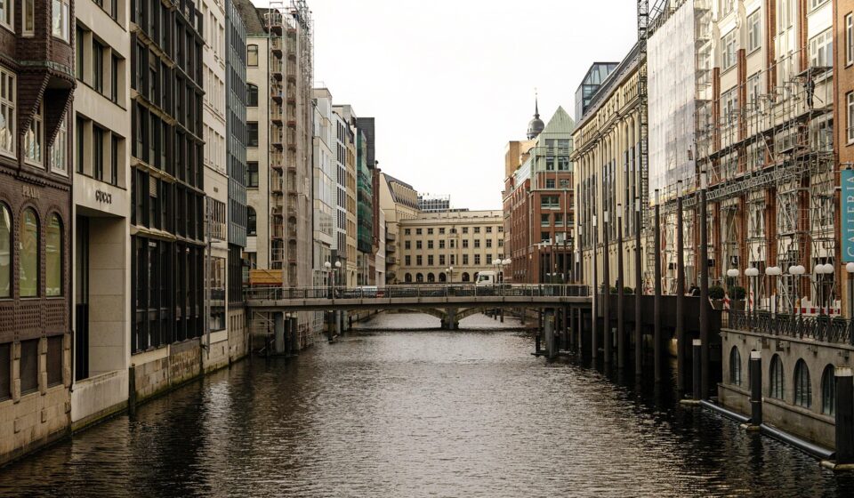 solo traveler european city